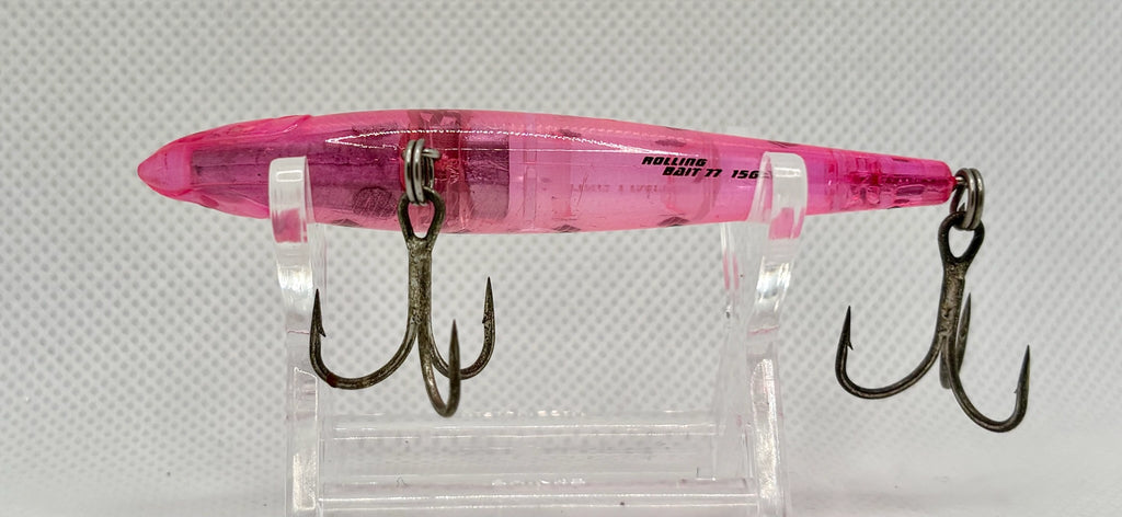 Rolling Bait 77 – opposite side showing Rolling Bait 77 15g body marking, transparent pink body and hook hangers