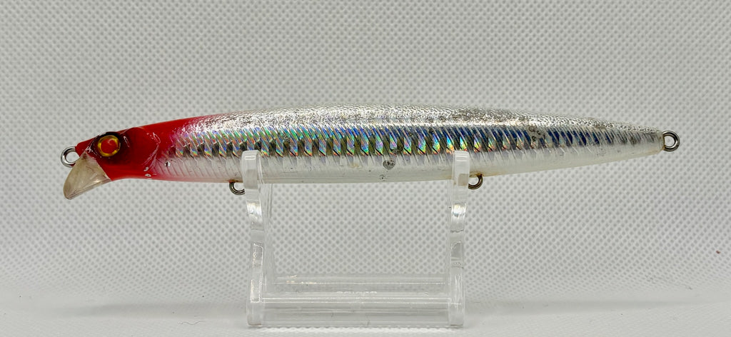AIMS Sardina 127F – three-quarter view showing full body profile, red head and holographic scale detail