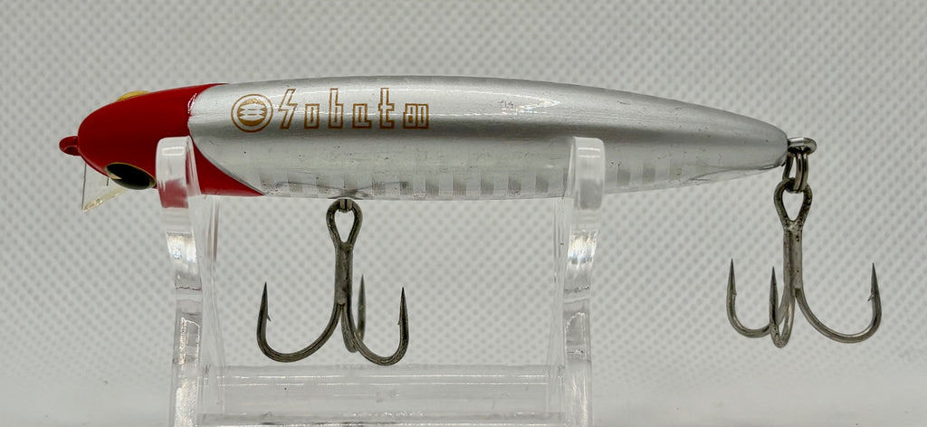 ima Sobat 80 – holographic silver body detail with red head, hook hanger side