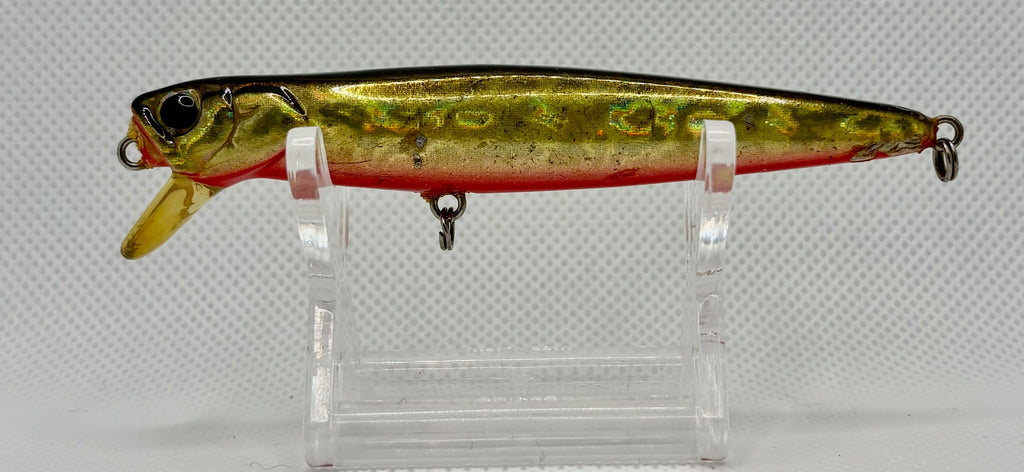 ima Sasuke 90F 90mm Gold Red – opposite side showing gold holographic finish, red belly and bib detail