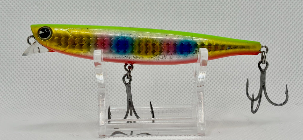 ima p-ce 100 – head detail showing eye, bib and front hook hanger with chartreuse/gold finish