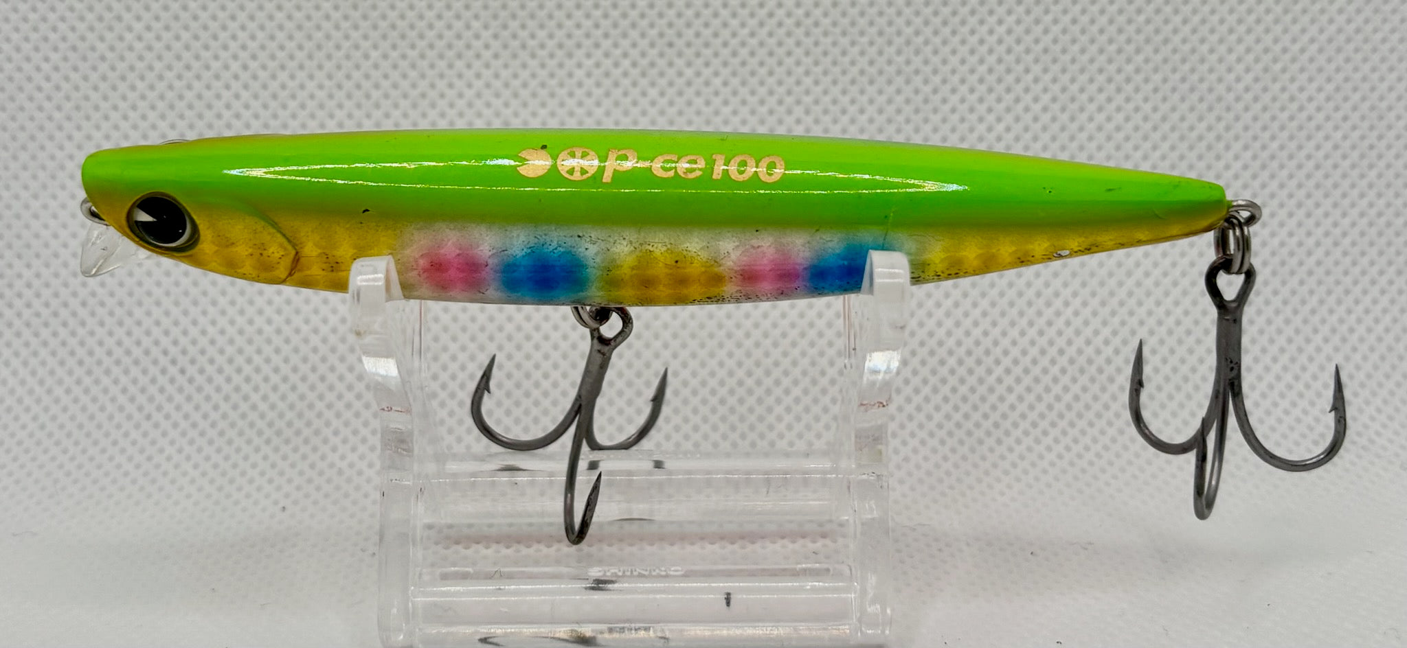 ima p-ce 100 100mm Chartreuse Candy – side profile showing chartreuse back, holographic gold body and factory trebles