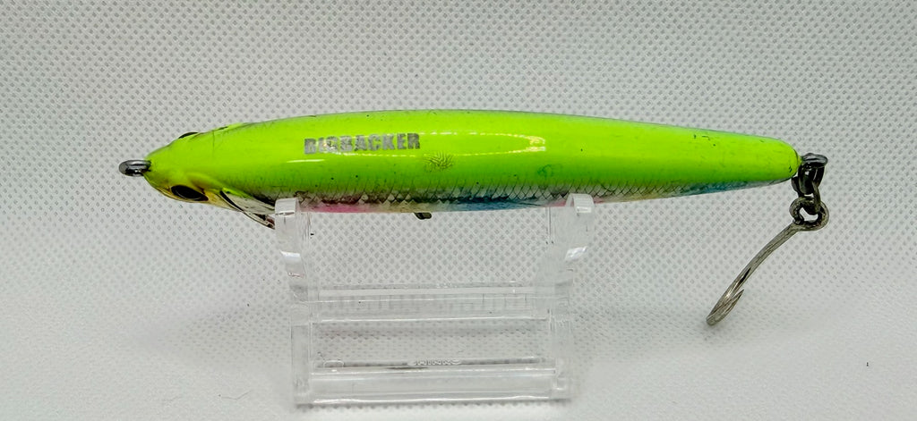 Maria Big Backer Stickbait – side showing Big Backer script on chartreuse back with inline hook and split ring
