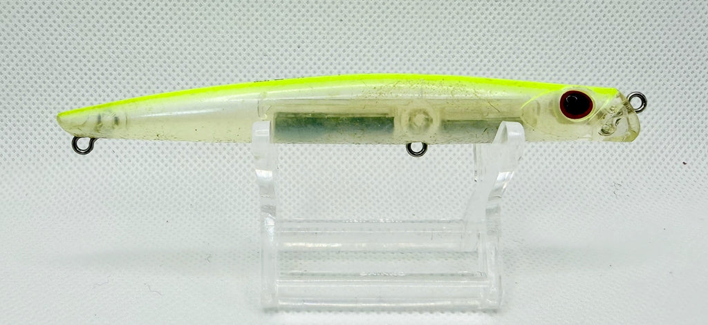 Daiwa Morethan Lazy Slim S-LV – reverse side showing chartreuse back and translucent ghost body