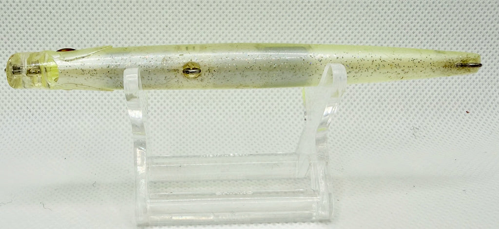 Daiwa Morethan Lazy Slim S-LV – belly view showing clear ghost glitter body and hook hanger positions