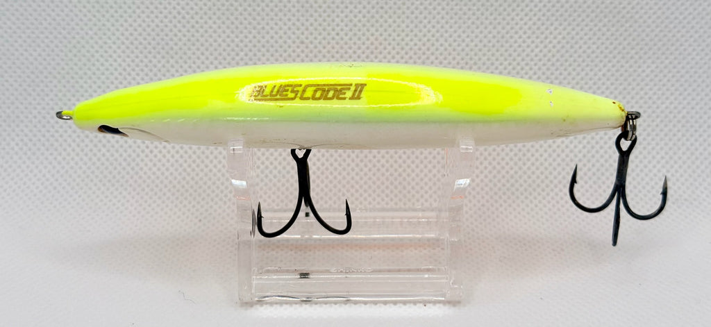 Blue Blue SNECON 90S II – top view showing BlueCode II body marking in chartreuse