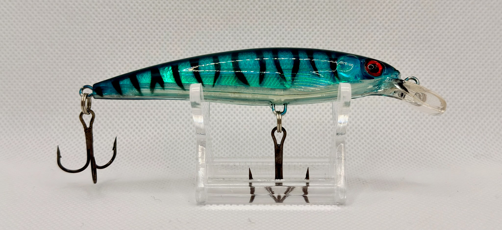 Japanese JDM Floating Minnow 95mm Blue Tiger – reverse side with twin trebles