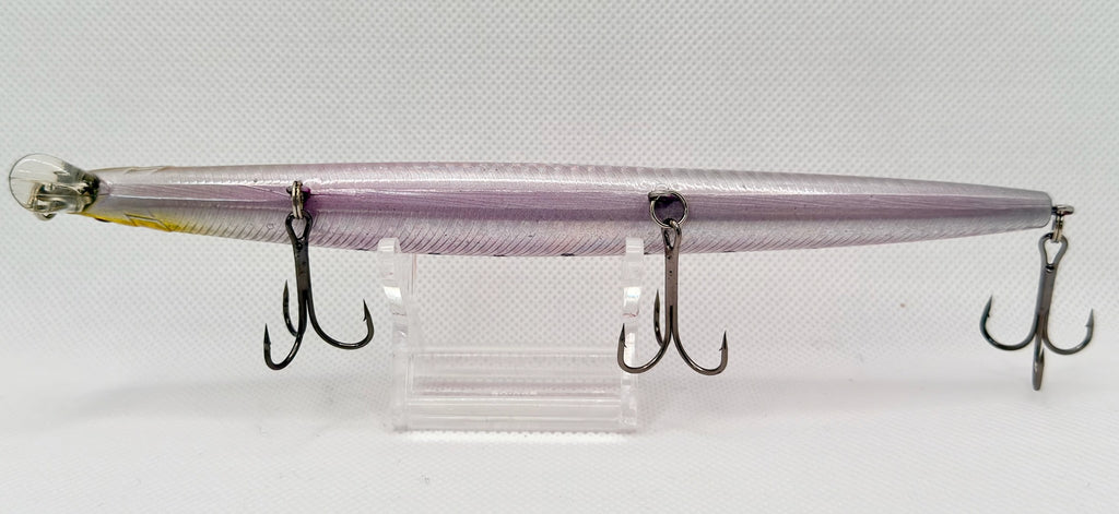 Japanese JDM Floating Minnow 175mm – pearl lavender colourway side view with trebles