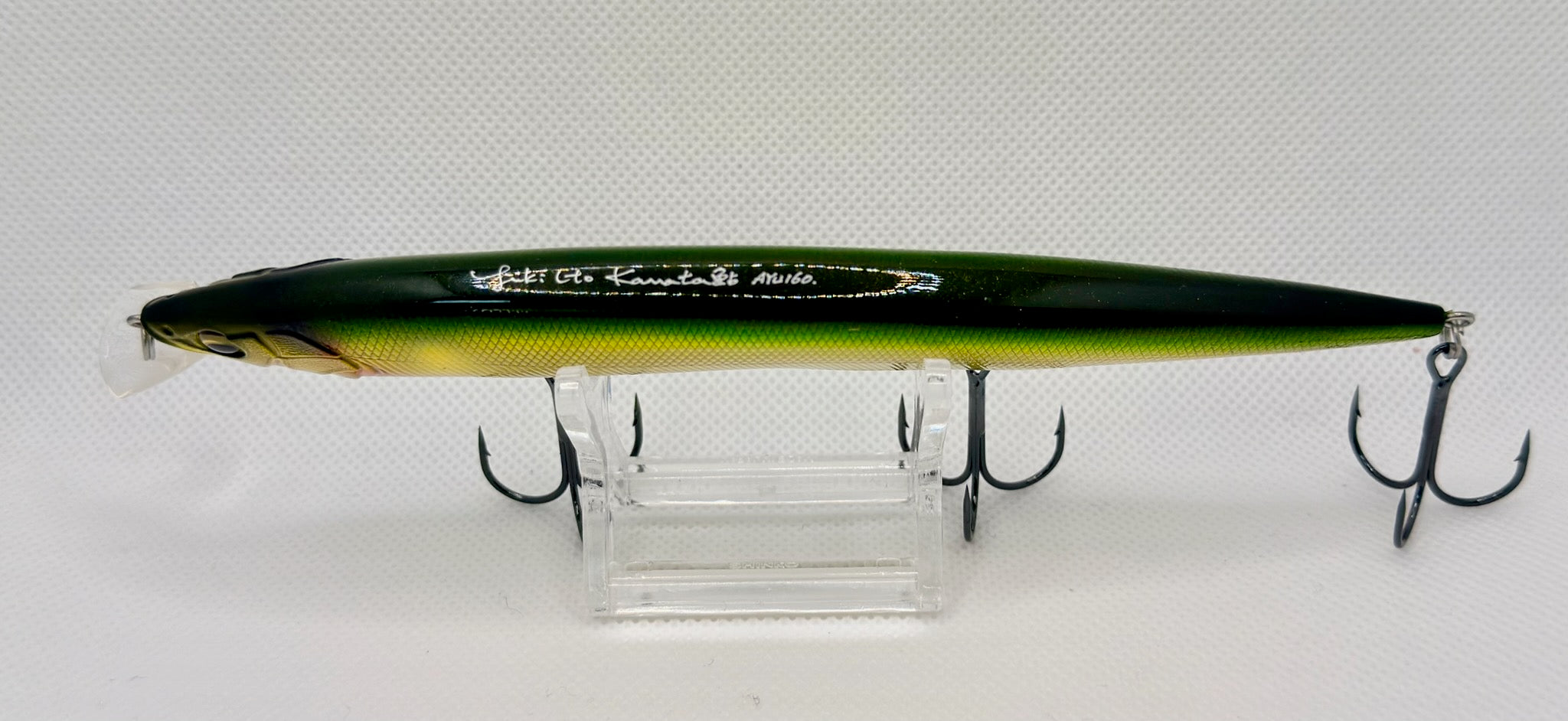 Ito Kamata AR160 – body detail showing Ito Kamata AR160 gold script branding