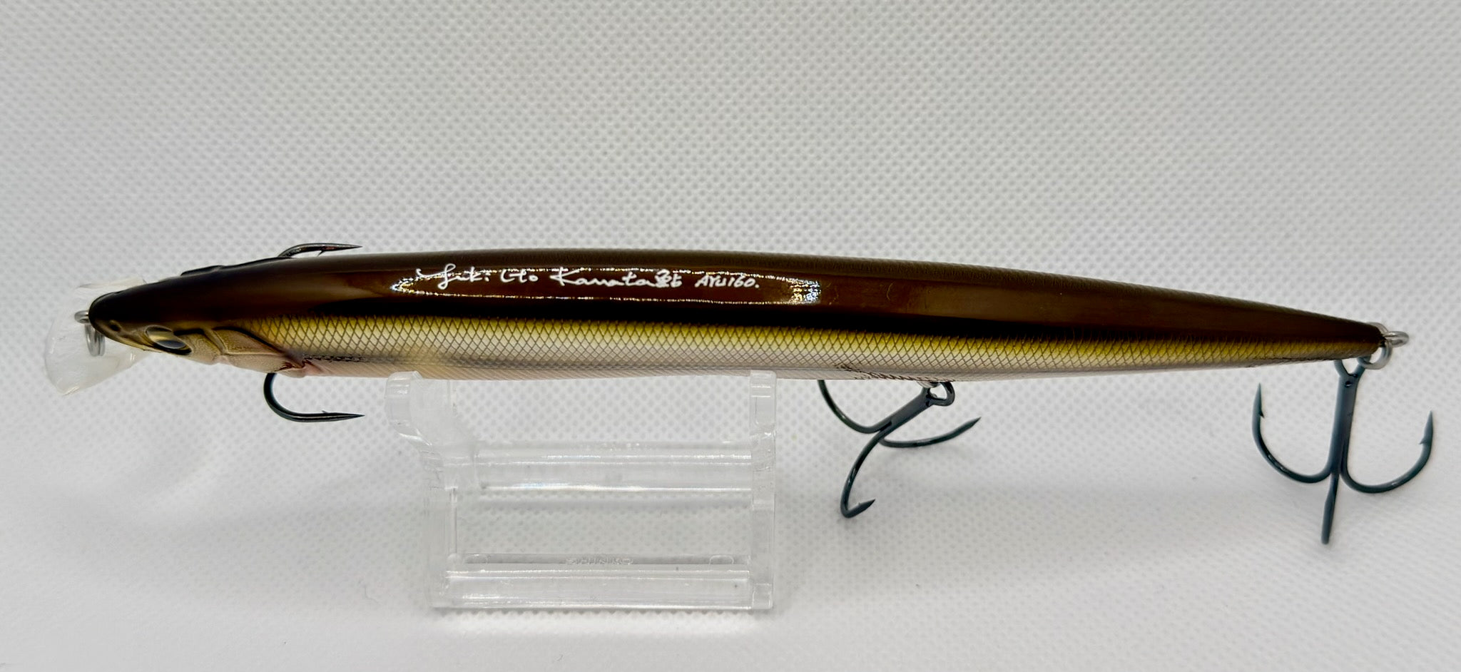 Ito Kamata AR160 – body detail showing Ito Kamata AR160 gold script branding