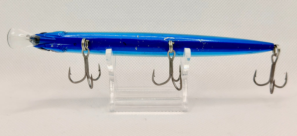Blue Blue Blooowin! 140S – body showing Blue Blue brand logo and model name