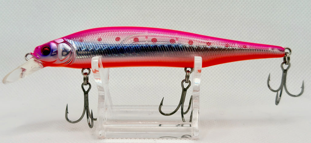 Y.K. Lure X-90 Long Minnow 115mm Pink Chrome – side view with hooks