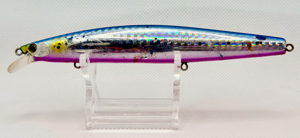 Shimano Silent Assassin 129F AR-C 130mm Blue Sardine Pink Belly – side view